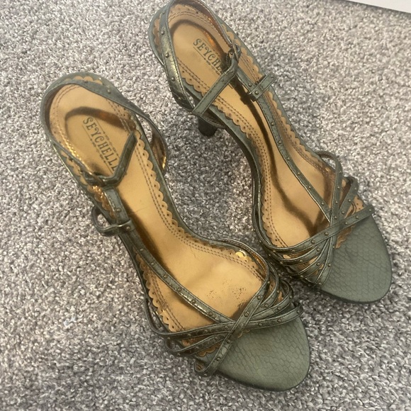 Seychelles Strappy Green & Gold Studded It Girl Costume Party Heels Size 9 - Picture 1 of 9